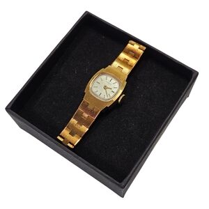 Vintage Timex Gold Tone Bracelet Watch 6.5"